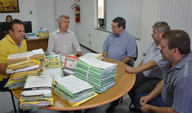 Comissão de Eletrificação busca respostas da Cemig (09/03/2016 00:00:00)