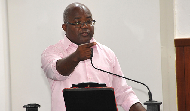 Vereador identifica desabastecimento da merenda escolar (17/03/2016 00:00:00)