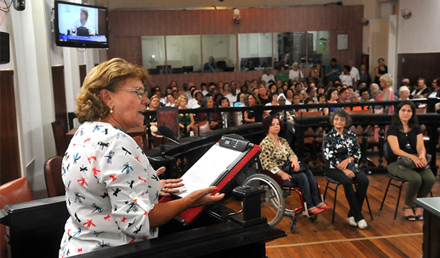 Dia Municipal do Idoso é comemorado com Mensagem que cria o Centro Dia (09/05/2016 00:00:00)