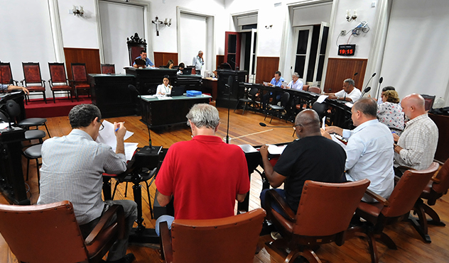 Vereadores pedem abertura de diálogo com o Sinágua (18/05/2016 00:00:00)