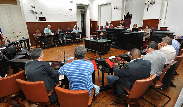 Política de atenção ao idoso é aprovada em primeira discussão (20/05/2016 00:00:00)