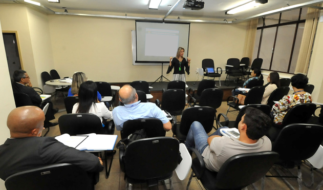 Escola do Legislativo promove capacitações para servidores da Câmara (24/05/2016 00:00:00)