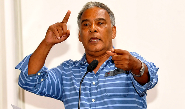 José Emanuel encaminha ao Ministério Público denúncias contra a PJF (16/06/2016 00:00:00)