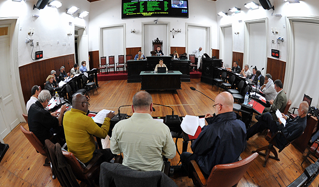 Vereadores aprovam sete mensagens que beneficiam servidores (23/06/2016 00:00:00)
