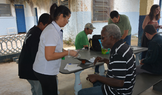 Câmara realiza atendimento no Educandário Carlos Chagas (27/10/2016 00:00:00)