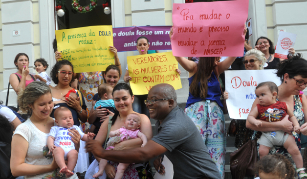 Parto humanizado com presença das doulas tem apoio da Câmara (08/12/2016 00:00:00)