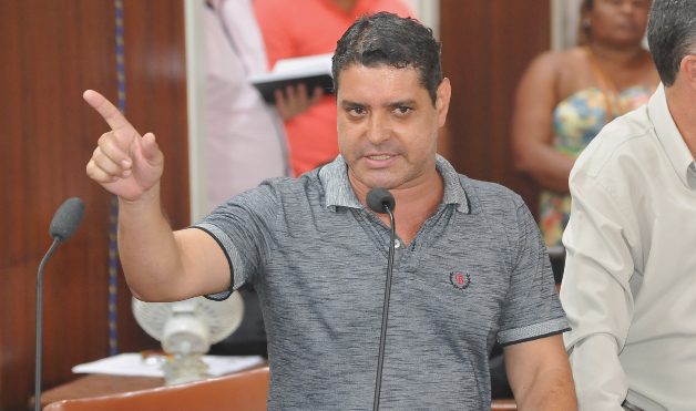 Vereador Cido apresenta pedido de informação sobre as Residências Terapêuticas (05/01/2017 00:00:00)