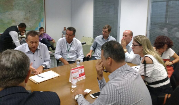 Núcleos rurais podem ganhar serviços de telefonia; reunião em BH reuniu vereadores de JF (08/02/2017 00:00:00)