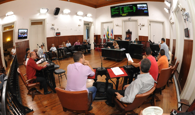 Vereadores requisitam audiência pública para debater  a situação da Apae no município (14/02/2017 00:00:00)