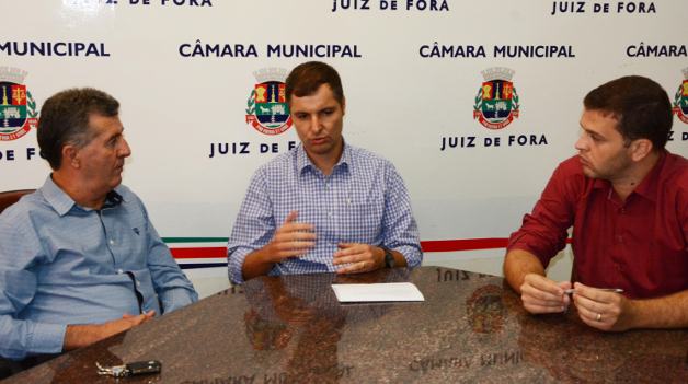 Comissão Especial de Proteção Animal realiza sua primeira  reunião e define a “Educação Ambiental” como primeira meta (16/02/2017 00:00:00)