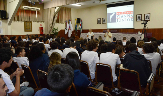 Parlamento Jovem é apresentado aos estudantes do Colégio São José (07/03/2017 00:00:00)