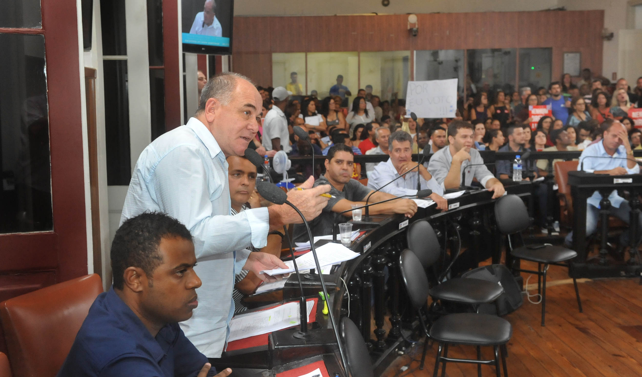 Zé Márcio denuncia problemas com a via  de acesso ao Aeroporto Regional (29/03/2017 00:00:00)