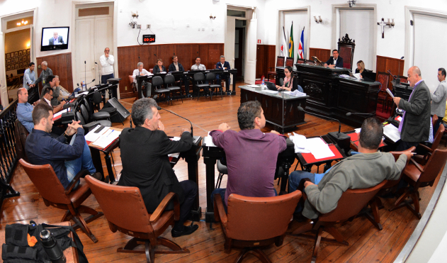 Vereador apresenta emendas para Código Sanitário (18/05/2017 00:00:00)