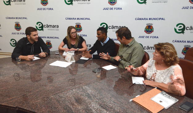 Comissão Especial de Combate à Pedofilia  se reúne pela primeira vez (23/05/2017 00:00:00)