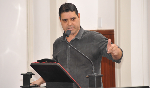 PL obriga consórcios do transporte coletivo a divulgar telefone para contato (12/07/2017 00:00:00)