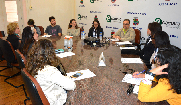 Alunos do Parlamento Jovem se preparam para etapa regional (12/07/2017 00:00:00)