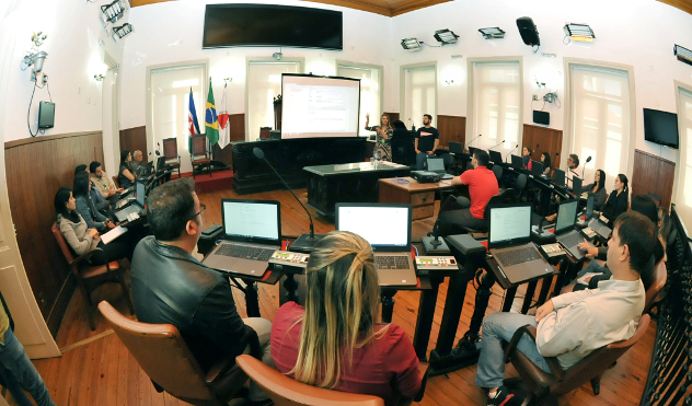Legislativo treina servidores para a nova fase do E-Câmara (09/08/2017 00:00:00)