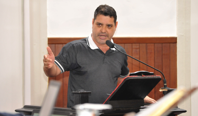 Aprovado PL que dispõe sobre a divulgação de telefone para contato nos veículos do transporte coletivo urbano (18/08/2017 00:00:00)