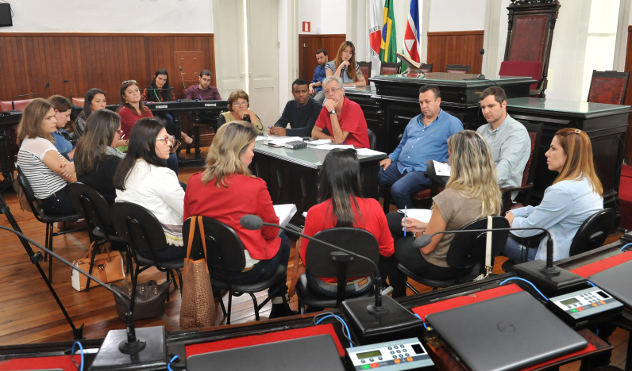 Comissão tenta resolver demanda de merenda escolar na rede municipal de ensino (28/08/2017 00:00:00)