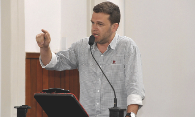 Charlles defende concorrência mais justa entre táxi e transporte privado (19/09/2017 00:00:00)