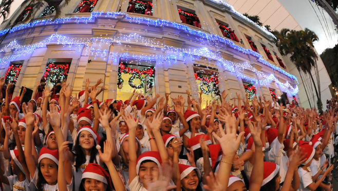 Câmara Municipal inaugura iluminação de Natal 2016 - Câmara