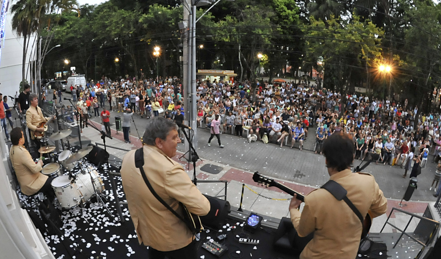 Beatles Forever e Zona Blue encerram a terceira  edição do Canta & Encanta nesta sexta (20/12/2017 00:00:00)