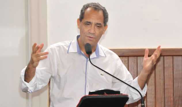 Castelar quer implementar uso consciente de água pluvial na cidade (16/01/2018 00:00:00)