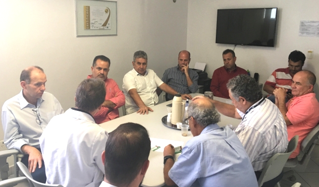 Comissão de Saúde e vereadores visitam  Maternidade Therezinha de Jesus (20/02/2018 00:00:00)