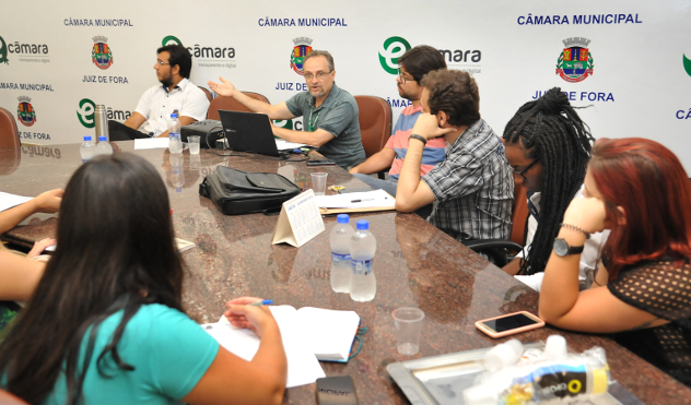 Parlamento Jovem 2018: CAC apresenta programa para as escolas da cidade (22/02/2018 00:00:00)
