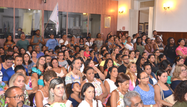 Servidores da Amac ocupam o plenário em busca de apoio (23/03/2018 00:00:00)