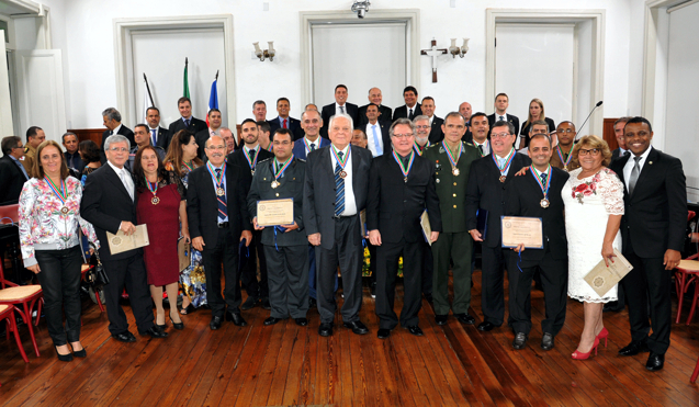 Câmara comemora 165 anos com entrega do Mérito Legislativo (27/04/2018 00:00:00)