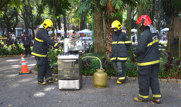 Dia de Prevenção de Acidentes com Queimaduras é marcado por simulação do Corpo de Bombeiros (06/06/2018 00:00:00)