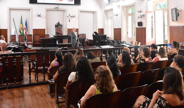 Endometriose é tema de palestra na Câmara Municipal (11/03/2019 00:00:00)