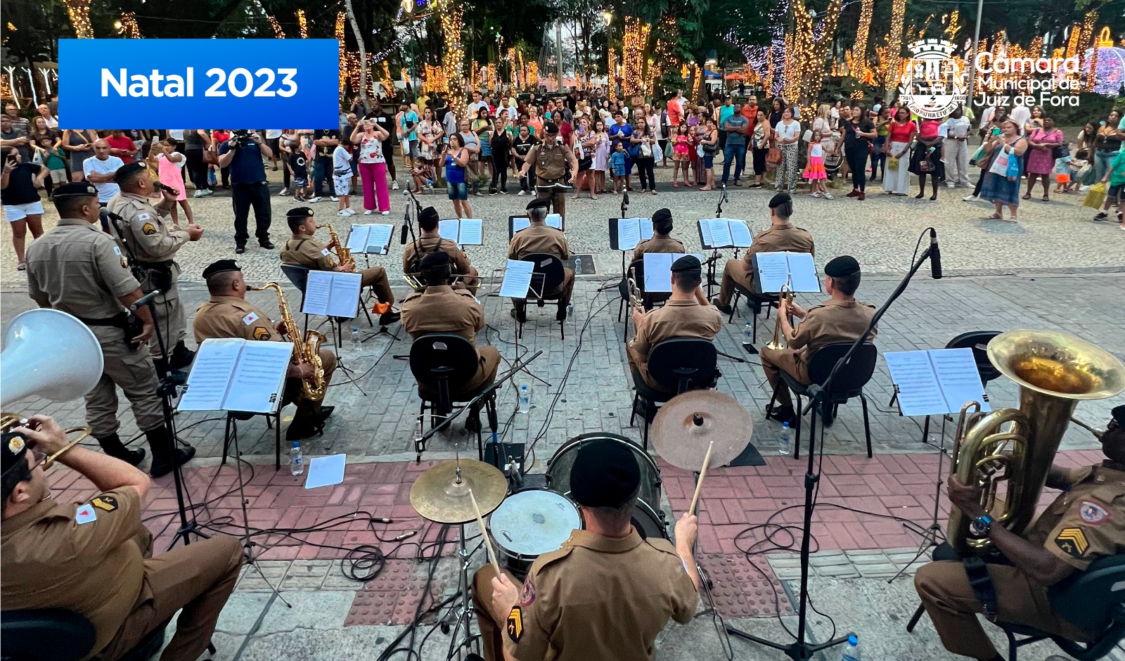 Natal 2023 - Banda da Polícia Militar e o Coral Vozes do Natal JF embalam o público (19/12/2023 00:00:00)