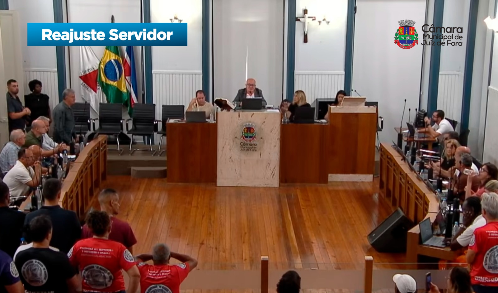 Reajuste servidor - Câmara derruba maioria dos vetos à Lei Complementar nº 295 e aprova nova regra para ticket alimentação (08/05/2026 00:00:00)
