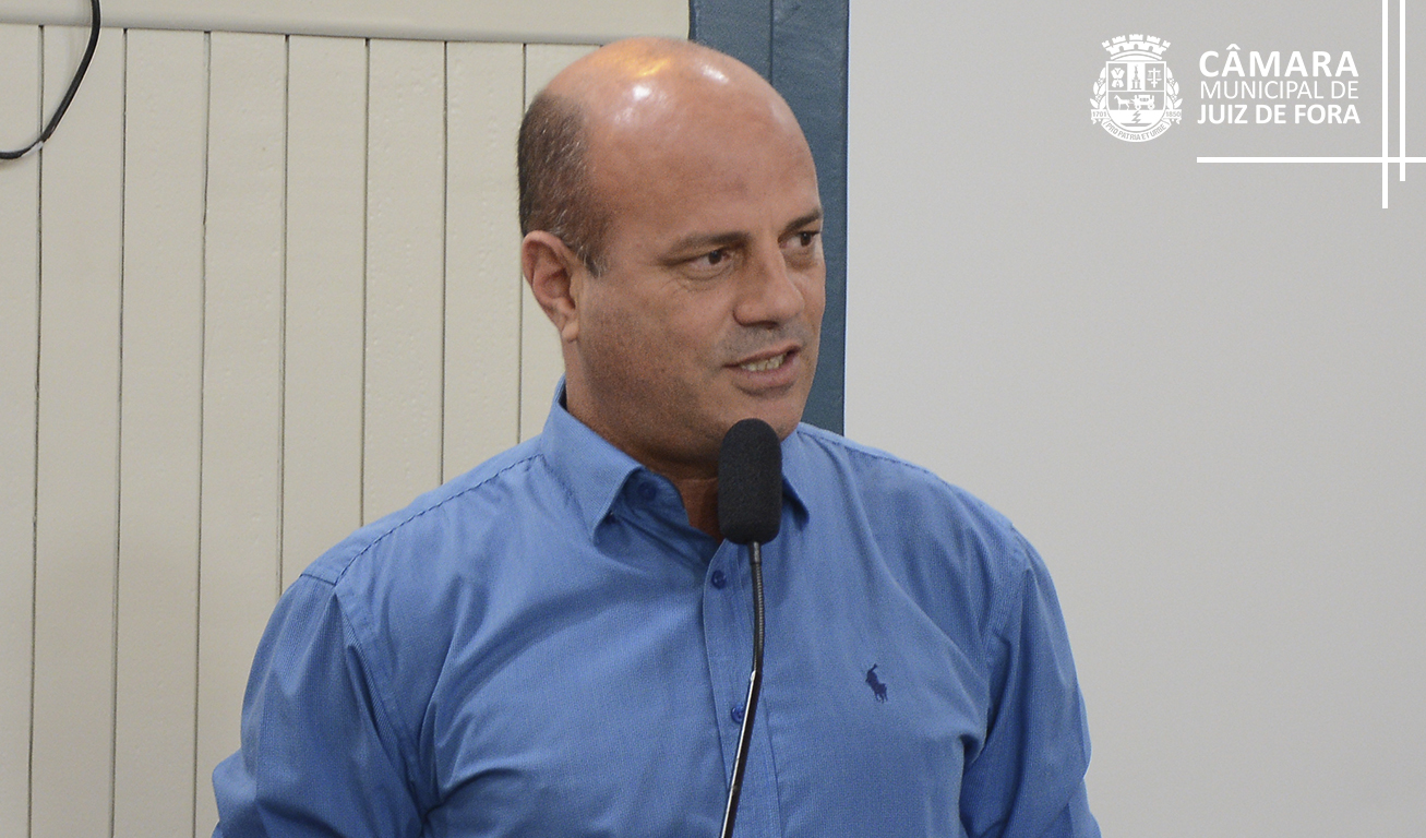 Agora é Lei - Vida útil de veículos escolares será prolongada (03/05/2022 00:00:00)