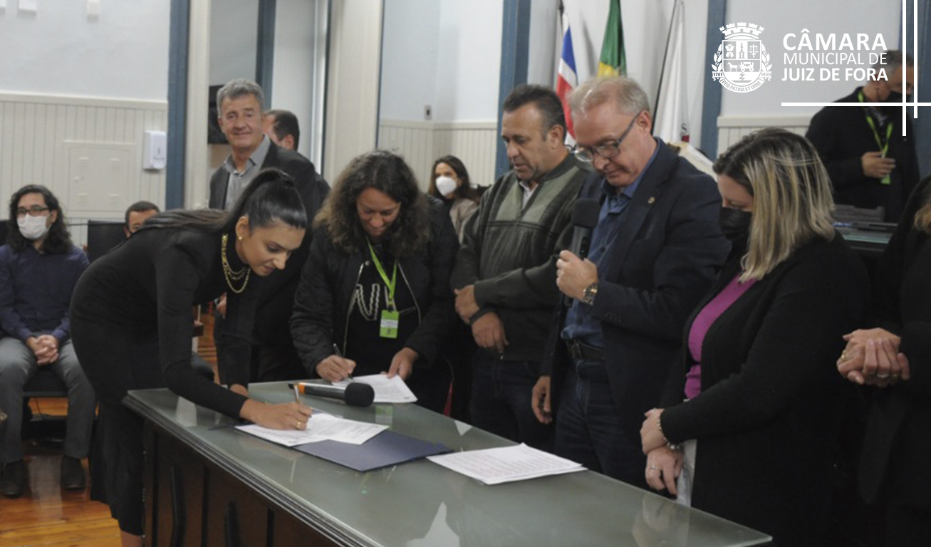 Câmara Municipal dá posse a novos servidores (20/06/2022 00:00:00)
