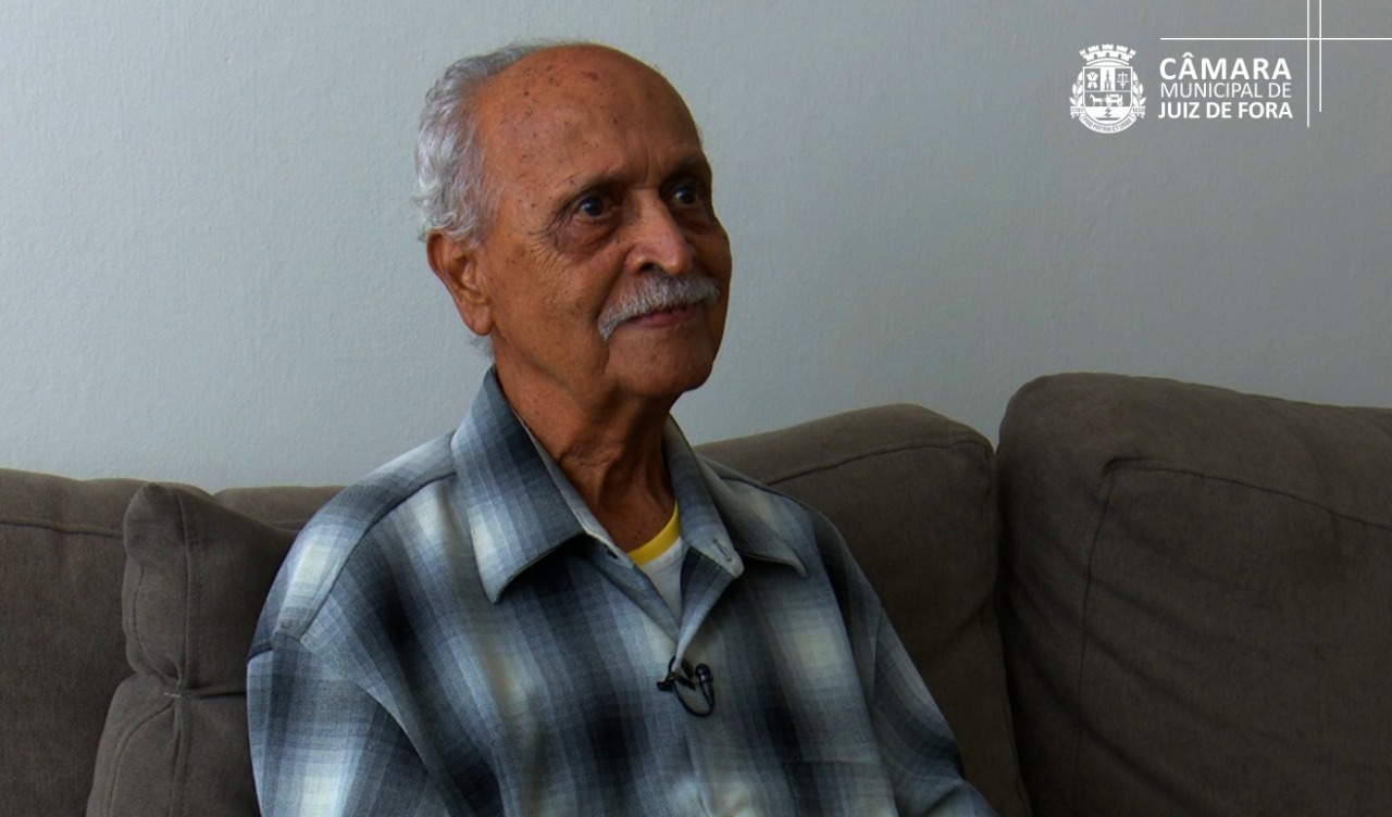 Câmara homenageia servidor Raymundo Nonato Américo Mendes (03/10/2022 00:00:00)