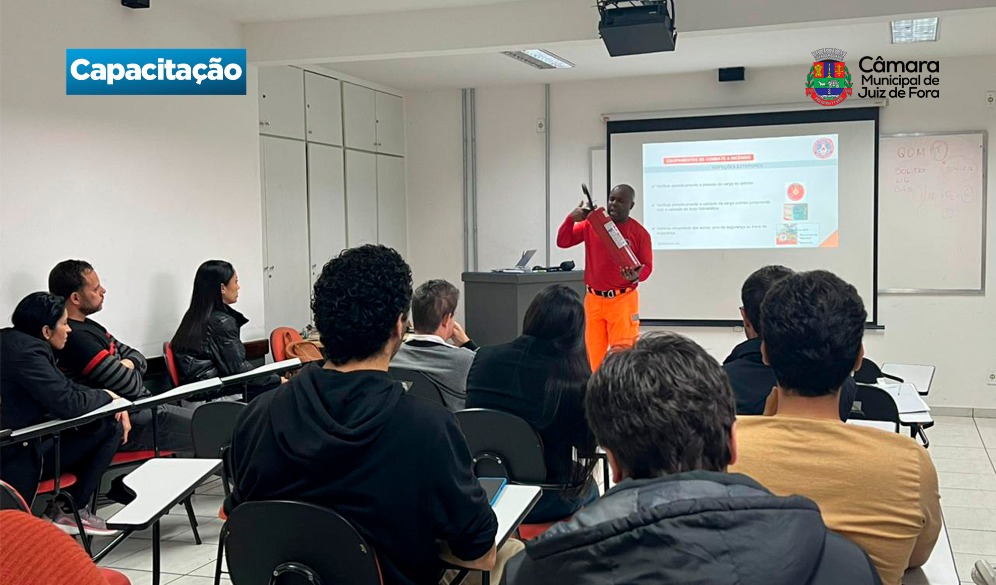 Câmara oferece capacitação de servidores para combate a incêndios (28/07/2025 00:00:00)