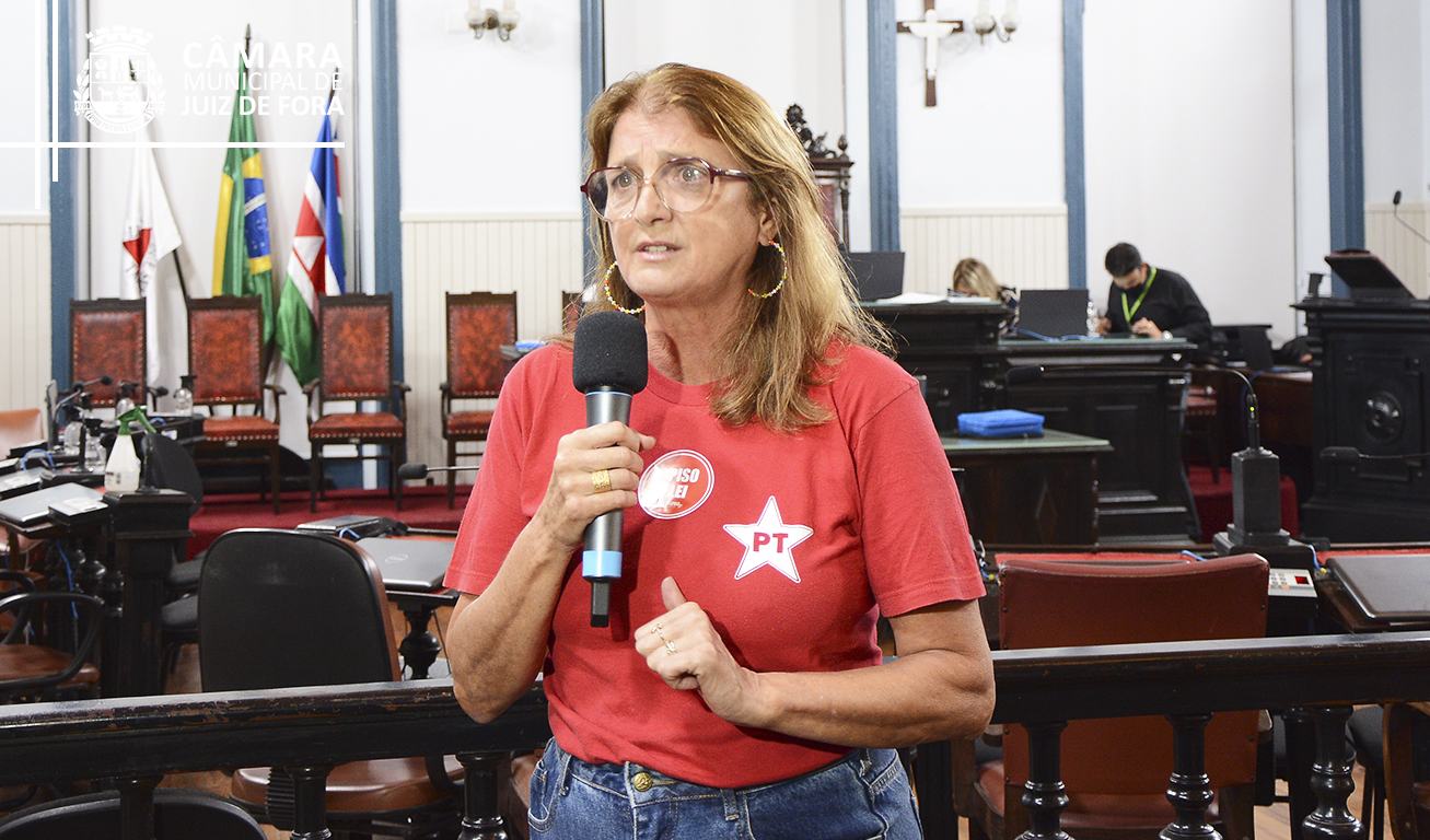 Ao vivo - Cida Oliveira aborda Lei do Piso dos professores (13/04/2022 00:00:00)