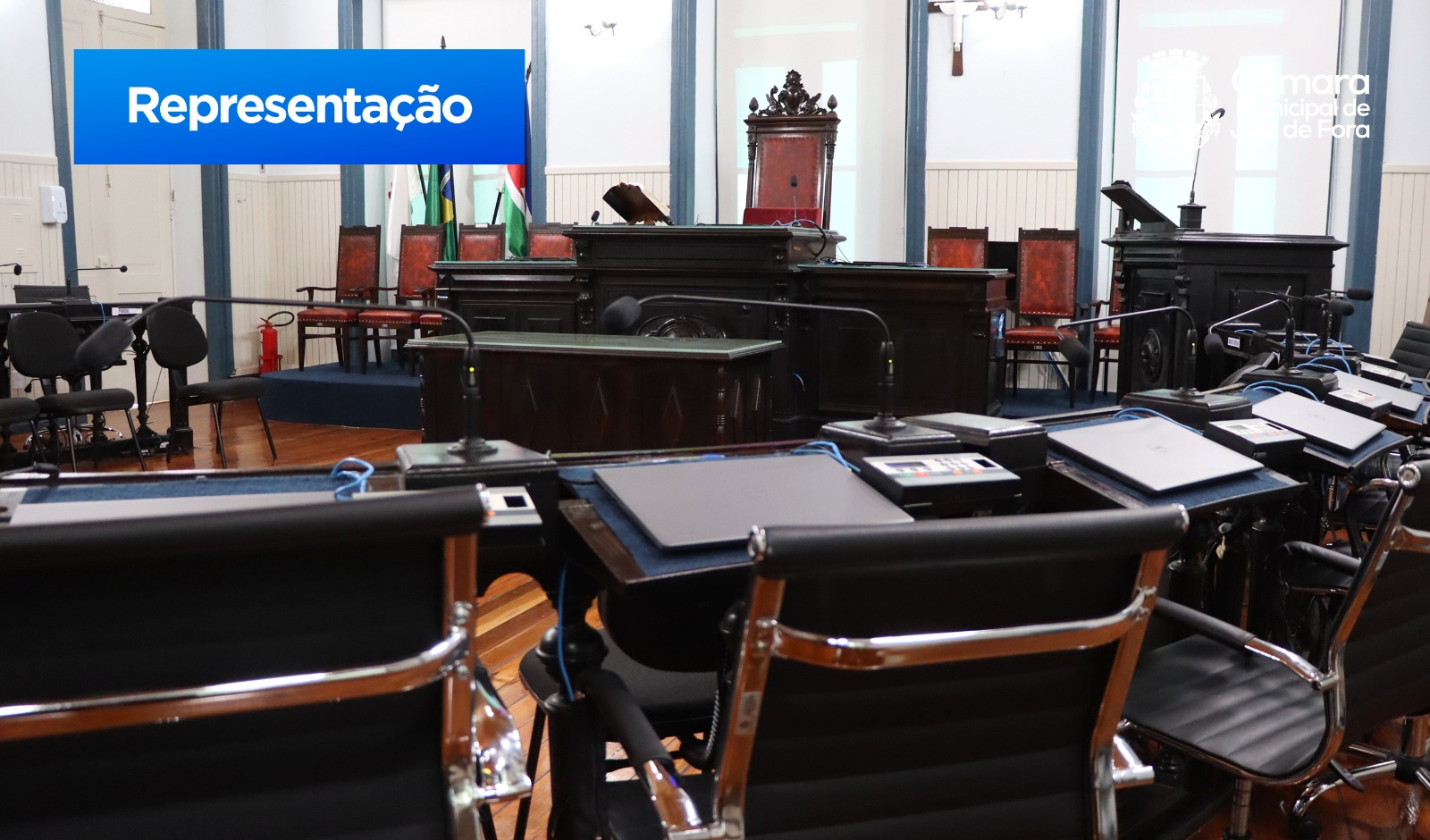 Vagner representa COHAB/MG para entrega de escritura definitiva a imóveis quitados (29/11/2023 00:00:00)