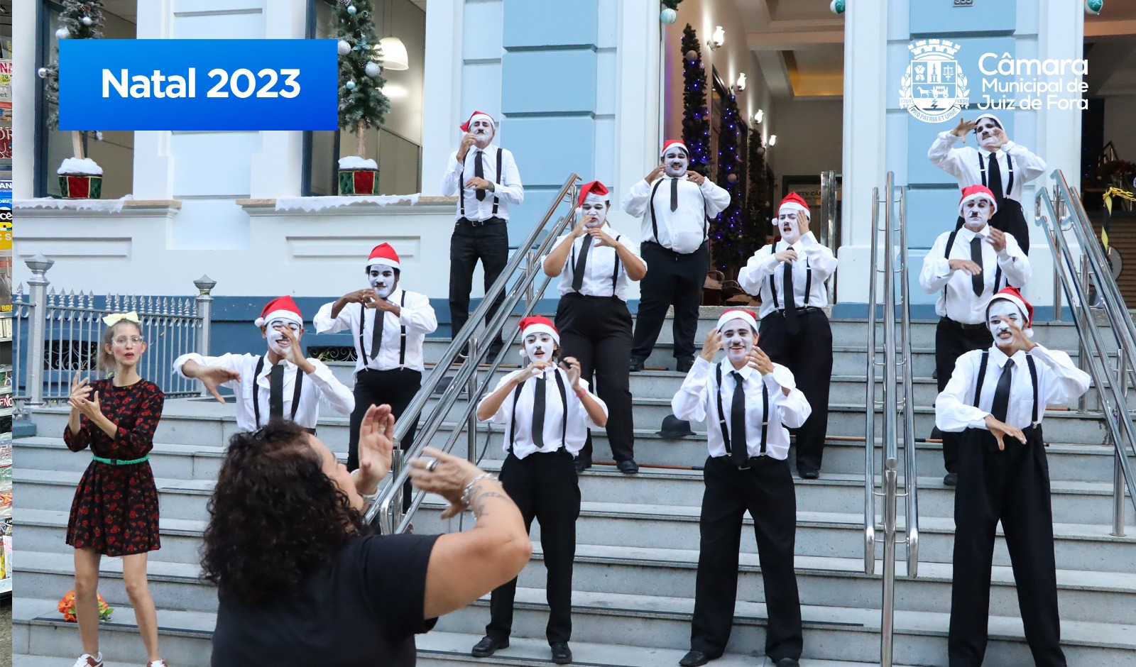 Natal 2023 - Corais emocionam espectadores no Parque Halfeld (14/12/2023 00:00:00)