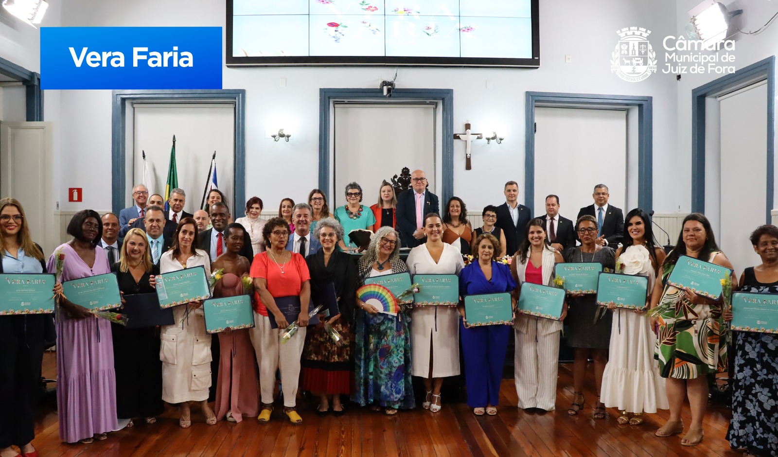 Câmara homenageia 19 mulheres com Menção Honrosa Vera Faria 2024 (15/03/2024 00:00:00)
