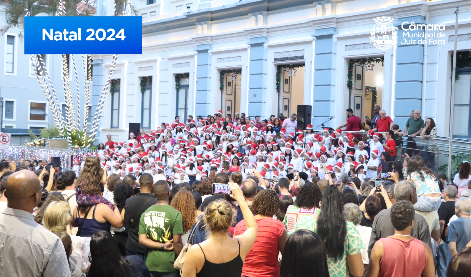 Natal 2024 – Coral do Conservatório Haidée França emociona público no Parque Halfeld (17/12/2024 00:00:00)