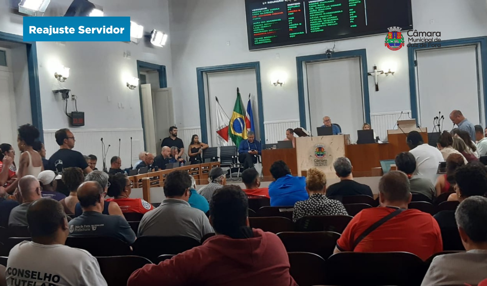 Câmara JF aprova - Projeto de reajuste dos servidores recebe emendas e garante ampliação de direitos (01/05/2026 00:00:00)