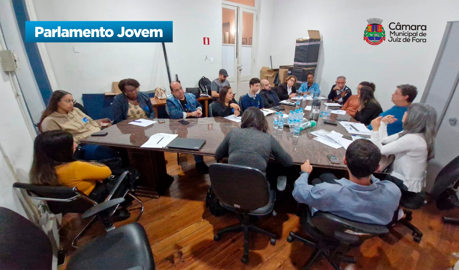 Parlamento Jovem - Coordenadores municipais do Polo Zona da Mata II participam de visita técnica em JF (22/05/2026 00:00:00)