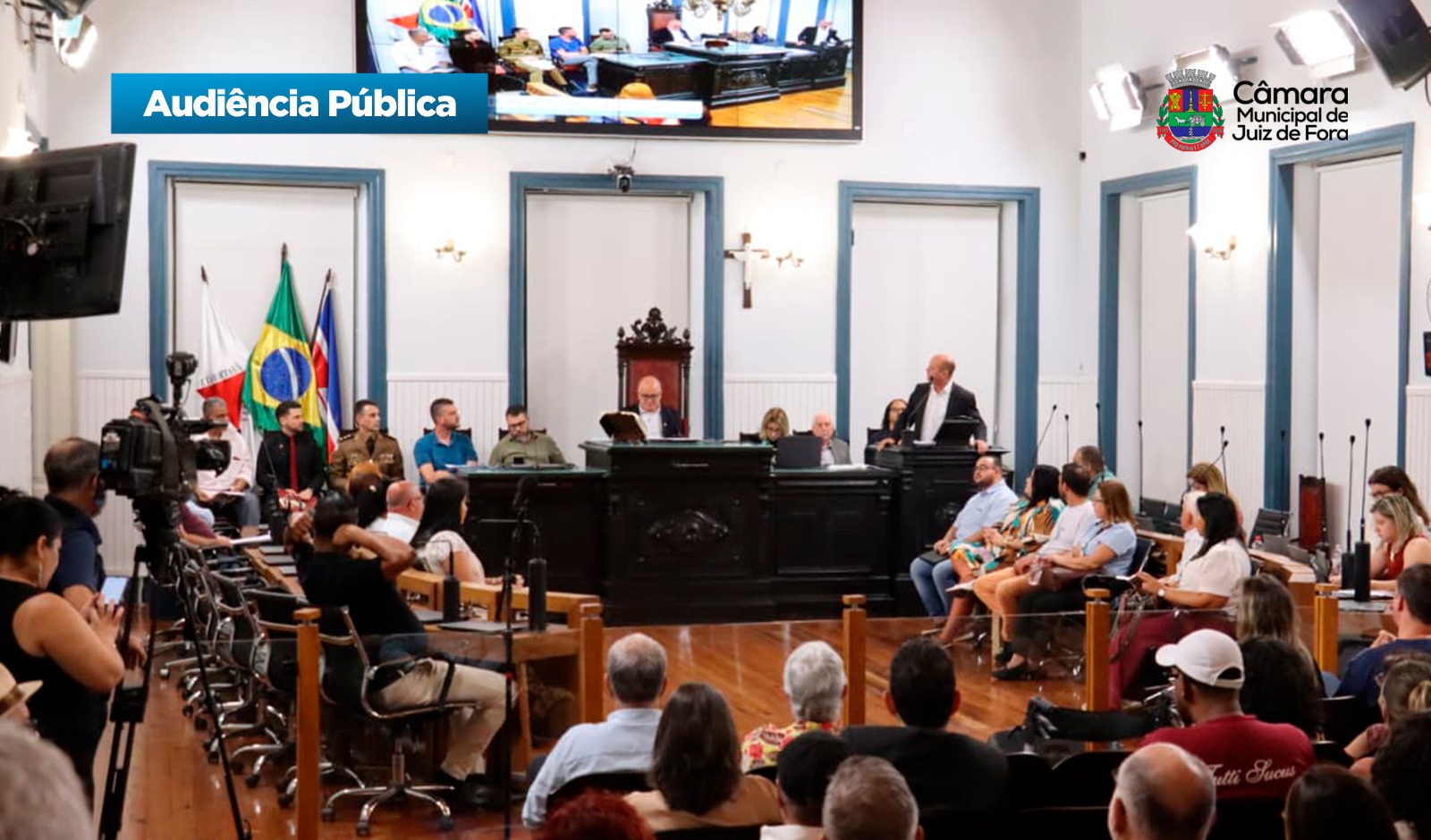Câmara cobra o Executivo sobre filas e funcionamento do sistema Pronto! em Audiência Pública (23/09/2025 00:00:00)