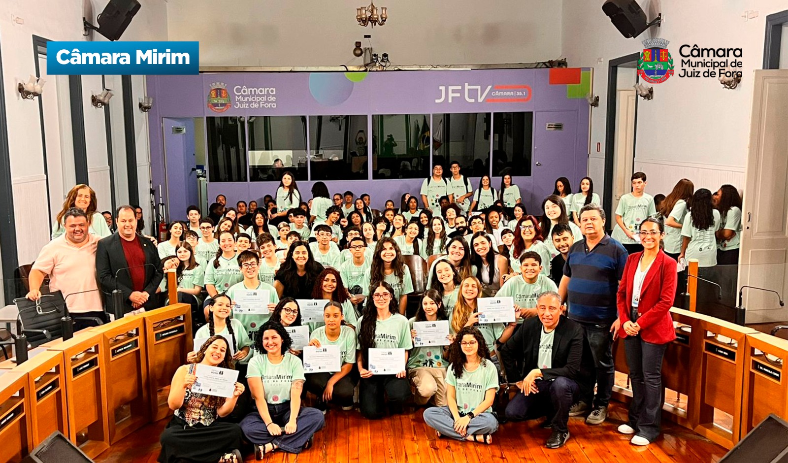 Câmara Mirim - Vereadores recebem proposta final dos estudantes no programa de cidadania (12/11/2025 00:00:00)