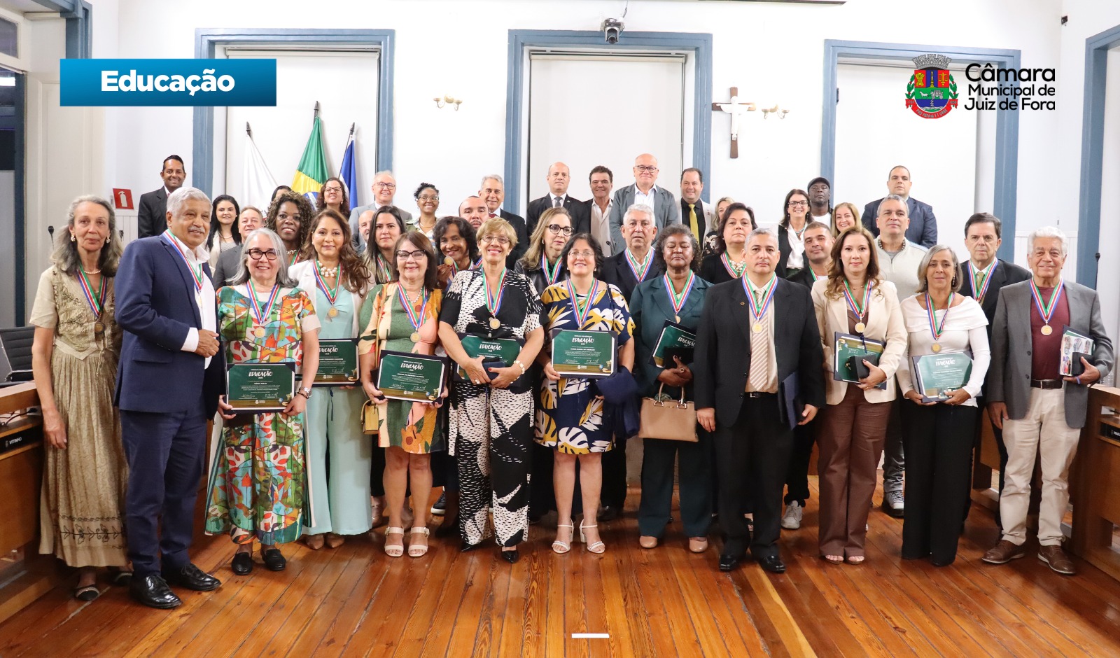 Câmara entrega Medalha do Mérito da Educação a 23 professores (24/10/2025 00:00:00)