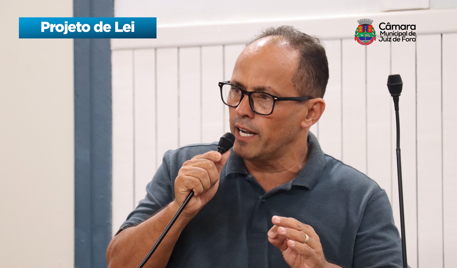 Julinho Rossignoli - Circulação de ônibus e vans escolares nos corredores centrais (17/04/2026 00:00:00)